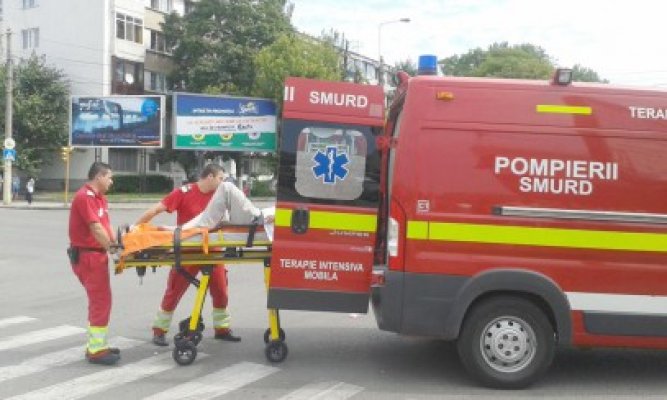 Preluat de SMURD: un bărbat a leşinat în plină stradă, la Gară